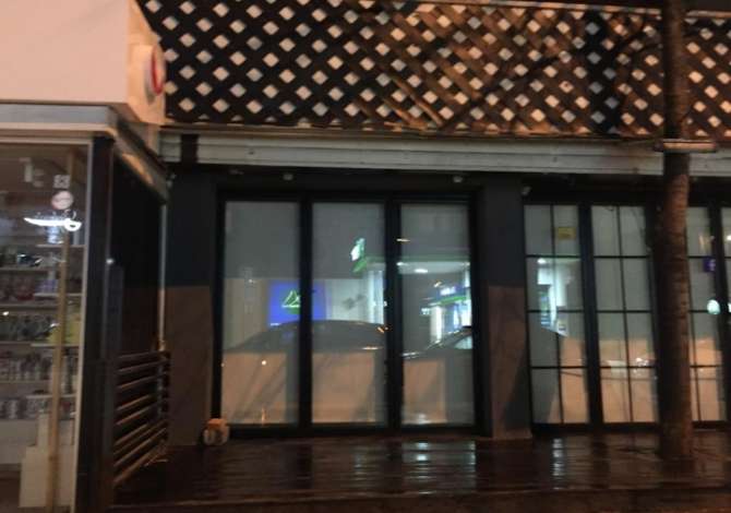 Business Property for Rent 1+1 in Tirana - 1,270 Euro