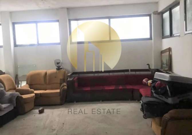 Business Property for Rent 4+1 in Tirana - 400 Euro