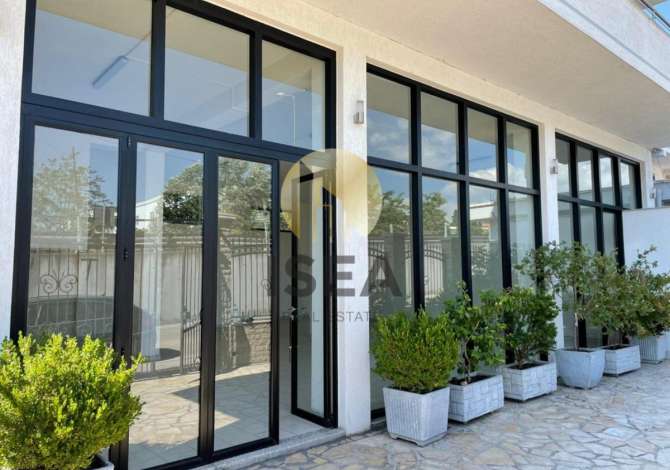Business Property for Rent 4+1 in Tirana - 330 Euro