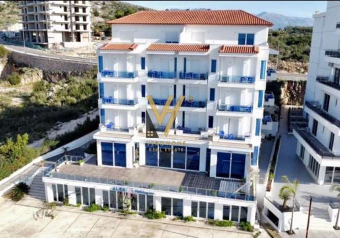 Ambiente Commerciale in Vendita 5+1 a Santa Quaranta - 1,650,000 Euro