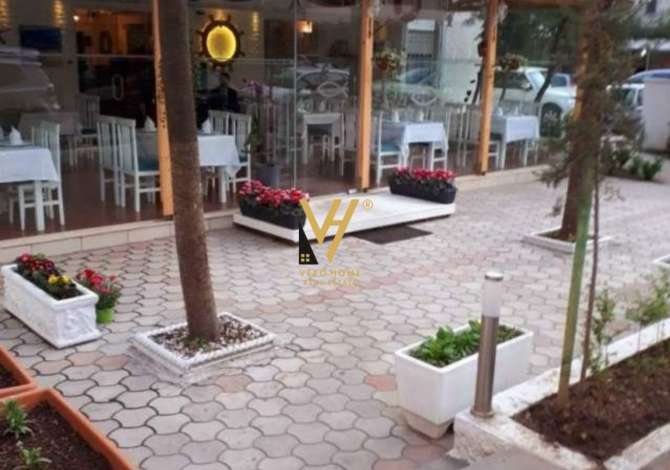 Ambient biznesi me qera 2+1 ne Tirane - 1,200 Euro