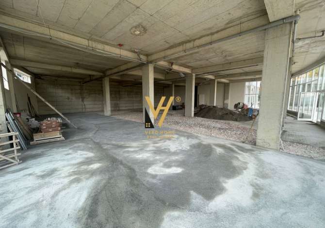 SHITET AMBIENT KOMERCIAL TE FRESKU 695.000 EURO