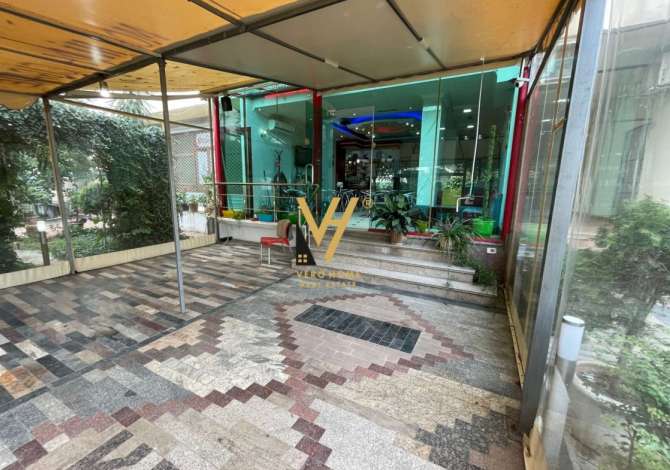 Ambient biznesi me qera 2+1 ne Tirane - 45,000 Leke