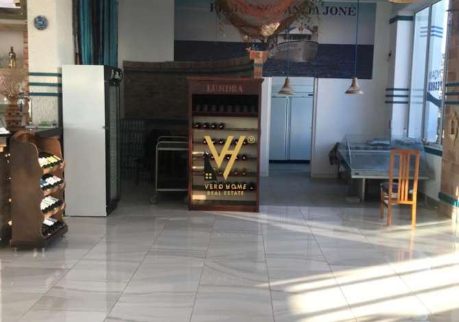 JEPET BAR – RESTORANT 1200 M2 ME QERA TE TEGU 5.000 EURO