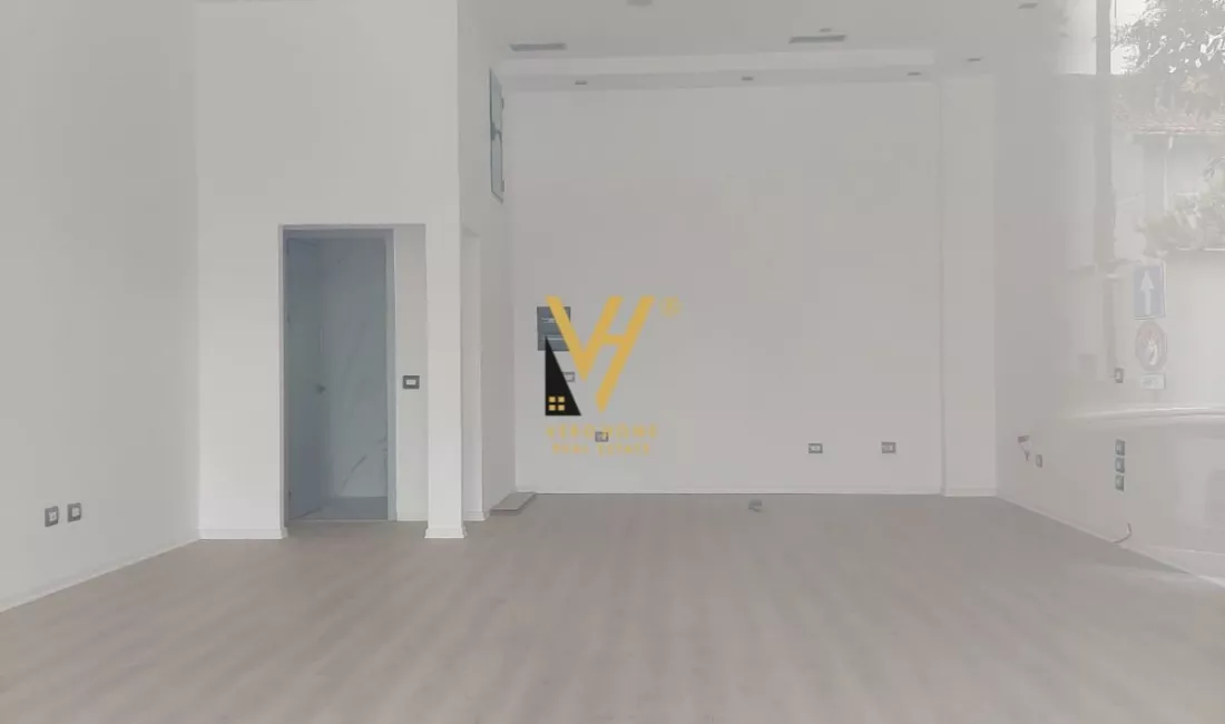 SHITET DYQAN 62 M2 TE RRUGA E DIBRES 174.000 EURO