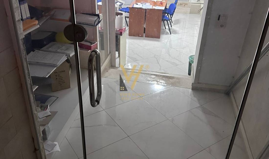 SHITET DYQAN 25 M2 NE BLLOK 90.000 EURO