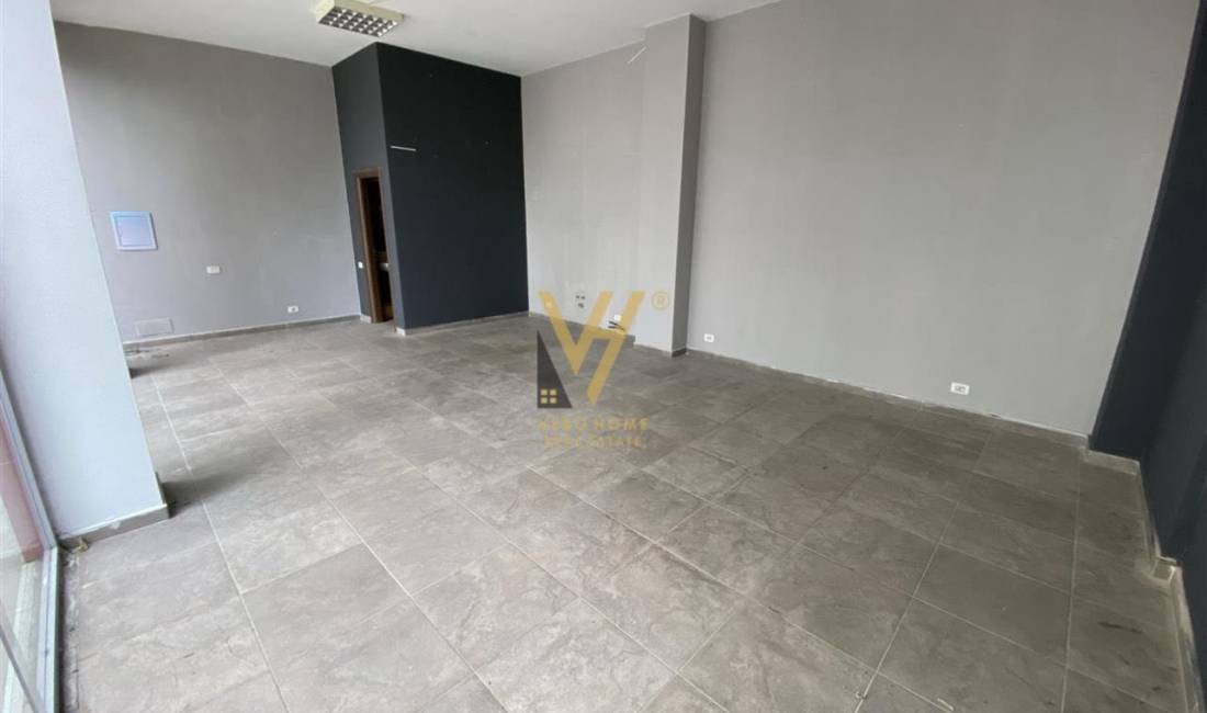 JEPET DYQAN 50 M2 ME QERA TE RRUGA KAVAJES 35.000 LEKE