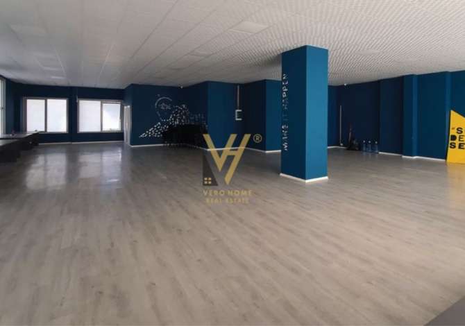 SHITET AMBIENT BIZNESI 240M2 ME QERA TE RRUGA BARDHYL 648.000 EURO