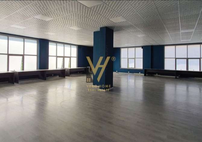 SHITET AMBIENT BIZNESI 240M2 ME QERA TE RRUGA BARDHYL 648.000 EURO