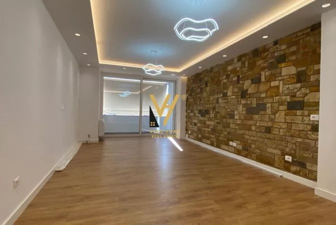 Business Property for Rent 3+1 in Tirana - 2,000 Euro