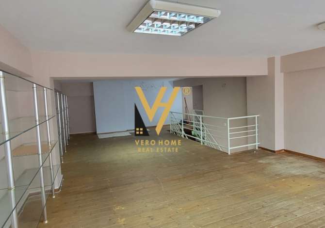 JEPET DYQAN DUPLEX 125 M2 ME QERA TE RRUGA E ELBASANIT 1000 EURO