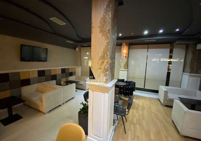Ambient biznesi me qera 2+1 ne Tirane - 2,000 Euro