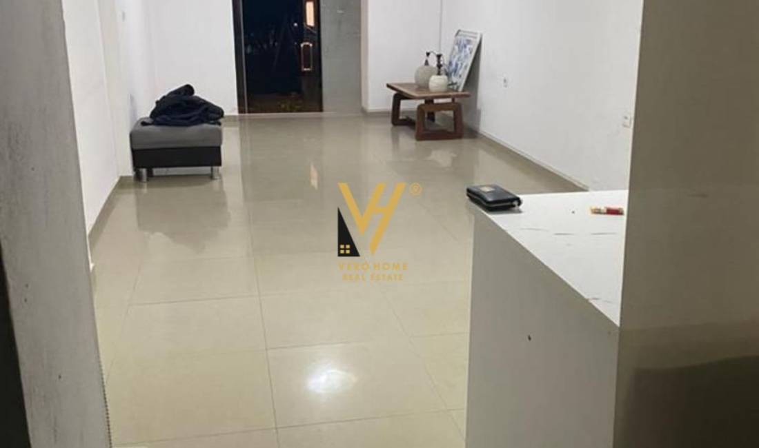 JEPER DYQAN 60 M2 ME QERA TE SHKOLLA E BALETIT 400 EURO