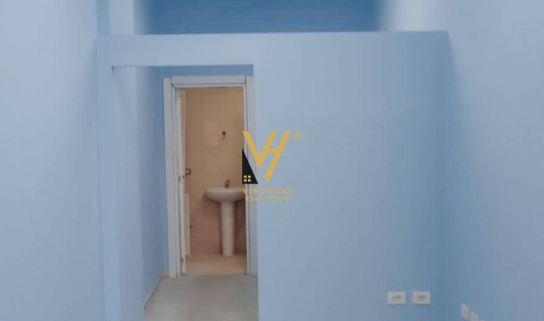 SHITET DYQAN 25 M2 TE RRUGA BABE REXHA 75.000 EURO