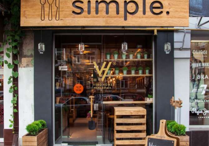 Ambiente Commerciale in Vendita 1+1 a Tirana - 252,000 Euro