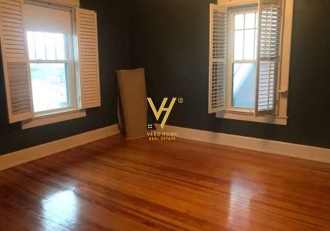 Ambient biznesi me qera 3+1 ne Tirane - 30,000 Leke