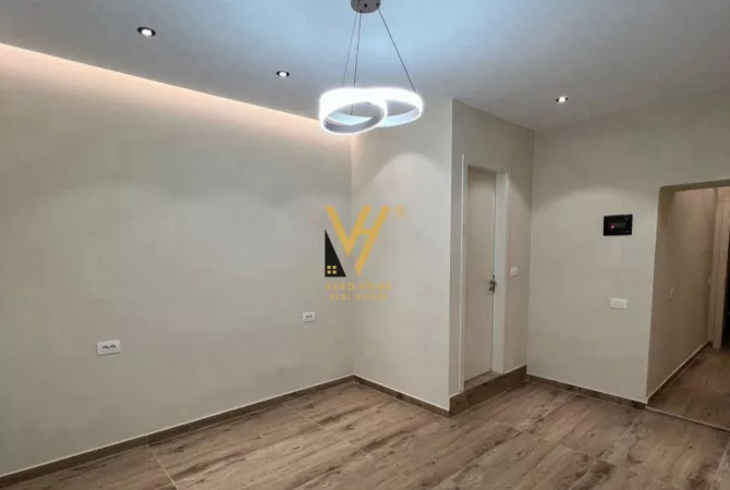 Business Property for Rent 3+1 in Tirana - 250 Euro