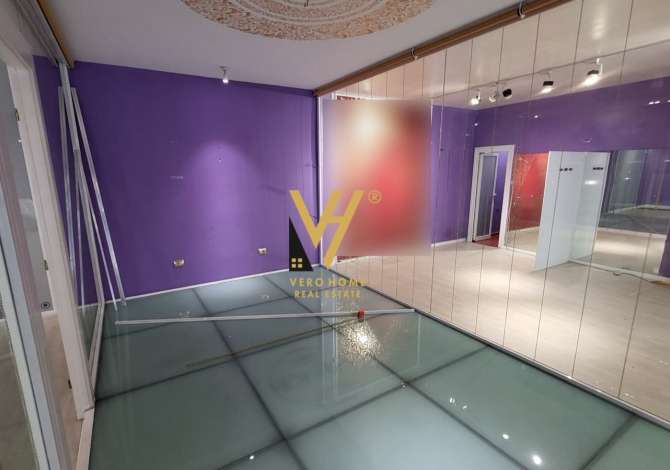 JEPET DYQAN 100 M2 ME QERA TE RRUGA MIHAL GRAMENO 1.000 EURO