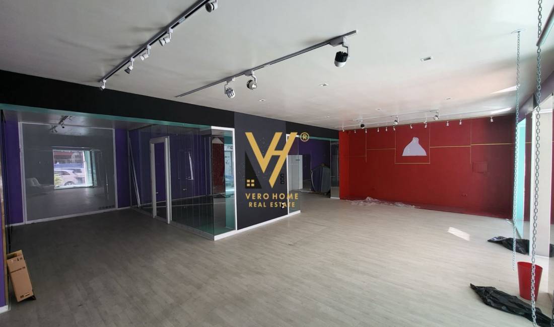 JEPET DYQAN 100 M2 ME QERA TE RRUGA MIHAL GRAMENO 1.000 EURO