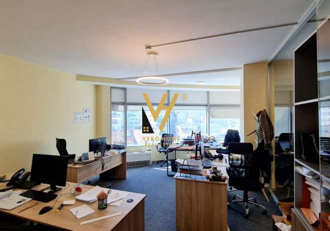 JEPET ZYRE 290 M2 ME QERA NE QENDER TE TIRANES 2.200 EURO