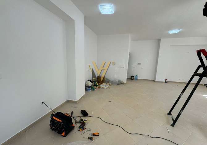 Ambient biznesi me qera 1+1 ne Tirane - 35,000 Leke