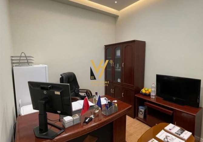 Ambiente Commerciale in Vendita 1+1 a Tirana - 107,000 Euro