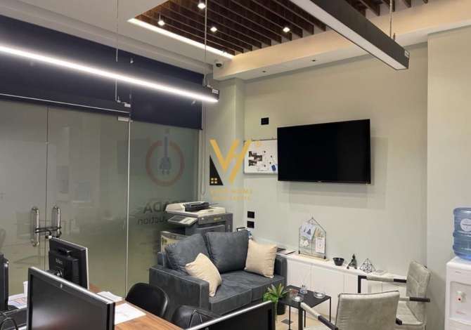 SHITET AMBIENT BIZNESI 42 M2 TE KODRA E DIELLIT 107.000 EURO