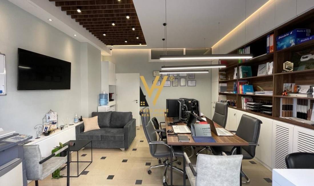 SHITET AMBIENT BIZNESI 42 M2 TE KODRA E DIELLIT 107.000 EURO