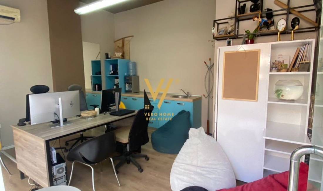 JEPET ZYRE 35 M2 ME QERA TE MYSLYM SHYRI 350 EURO