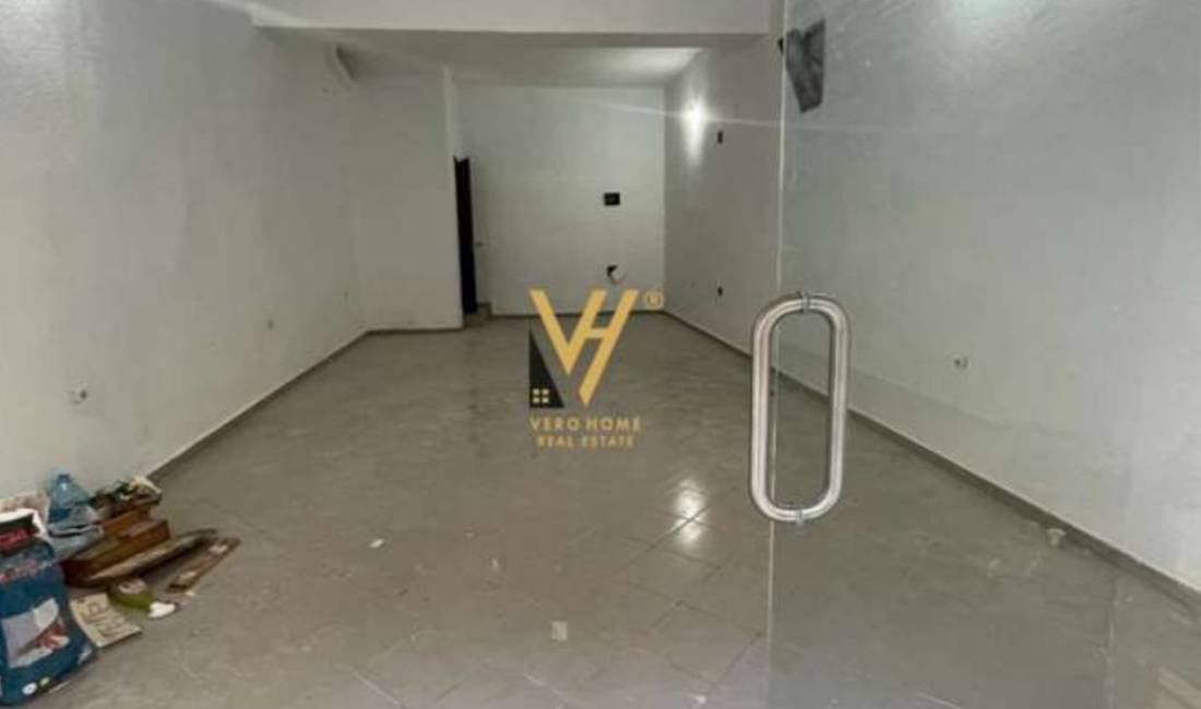 JEPET DYQAN 55 M2 ME QERA TEK KOMUNA E PARISIT 30.000 LEKE