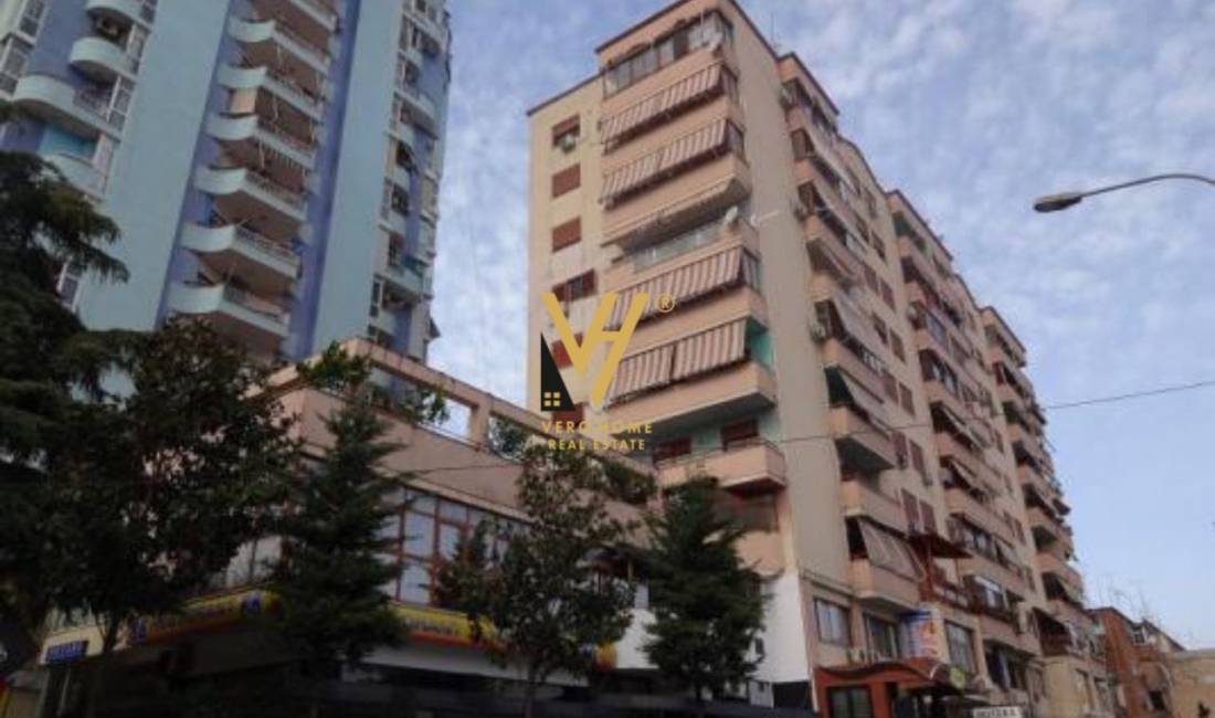 SHITET DYQAN 53 M2 TEK ISH EKSPOZITA SOT 185.000 EURO