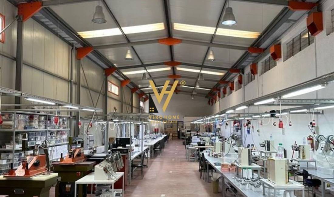 SHITET KAPANON 550 M2 NE FIER 300.000 EURO