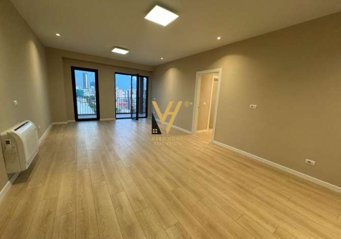 Ambiente Commerciale in Affitto 3+1 a Tirana - 1,400 Euro