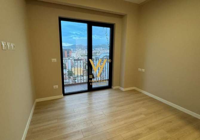 JEPET ZYRE 165 M2 ME QERA TE GARDEN BUILDING, RRUGA E KAVAJES 1.400 EURO