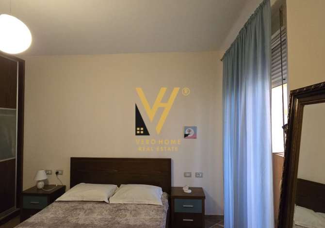 Shtepi ne shitje Apartament ne Fier, 2+1, Mobilimi E mobiluar, Pagesa 90,000  Euro.