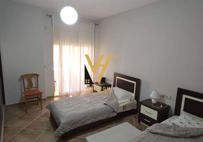 Shtepi ne shitje Apartament ne Fier, 2+1, Mobilimi E mobiluar, Pagesa 90,000  Euro.