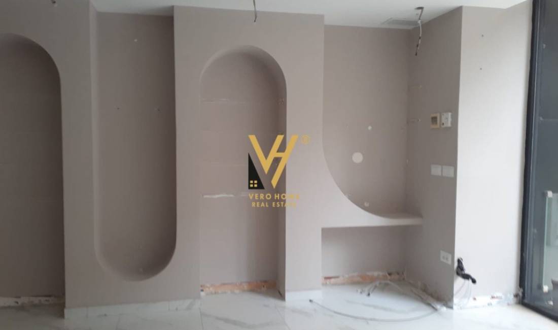 SHITET DYQAN 57 M2 TE SHESHI WILLSON 450.000 EURO