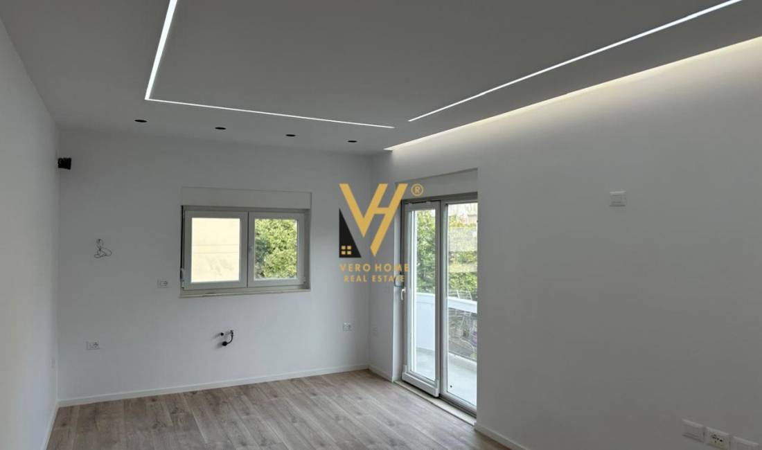 JEPET ZYRE 65 M2 ME QERA TE RRUGA VASO PASHO 800 EURO