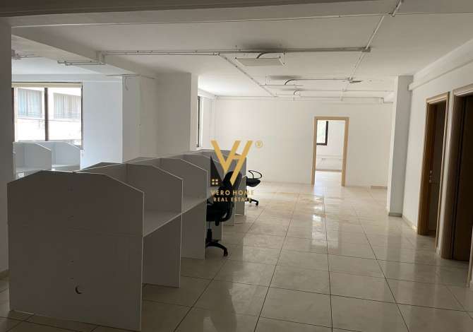 Ambient biznesi me qera 3+1 ne Tirane - 2,000 Euro