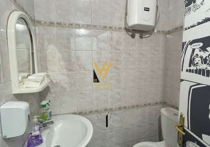 JEPET ZYRE 200 M2 ME QERA NE BLLOK 2.000 EURO