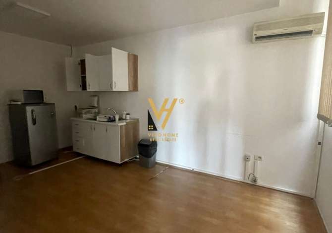 JEPET ZYRE 200 M2 ME QERA NE BLLOK 2.000 EURO