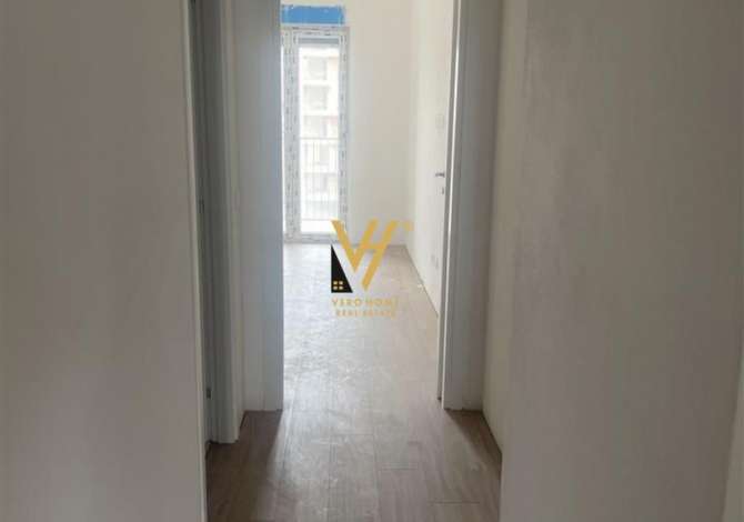 JEPET ZYRE 148 M2 ME QERA TE BULEVARDI I RI 500 EURO