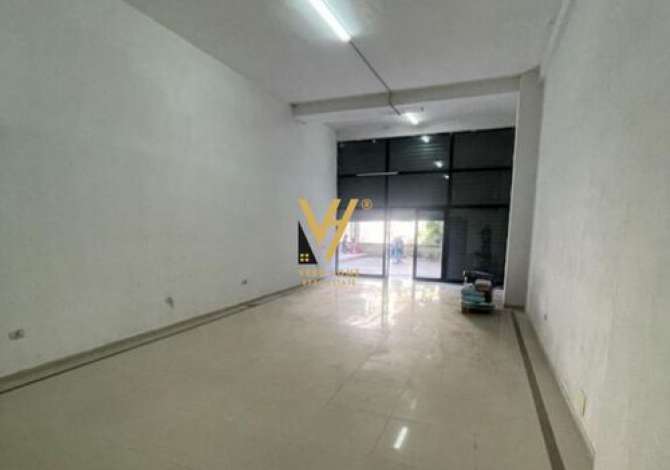 Ambiente Commerciale in Affitto 1+1 a Tirana - 70,000 Leke