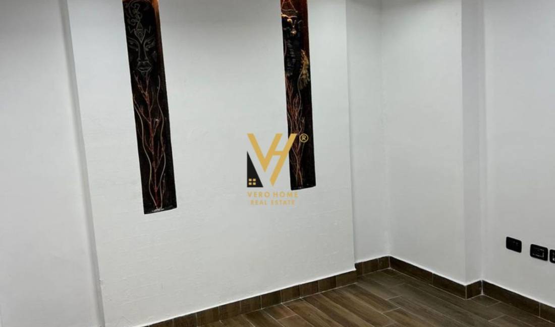 SHITET DYQAN 64 M2 TE ISH EKSPOZITA SOT 155.000 EURO