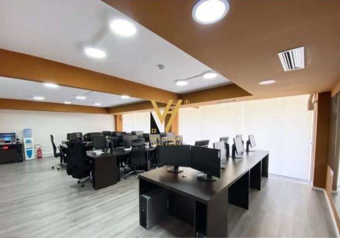 Ambiente Commerciale in Affitto 3+1 a Tirana - 3,000 Euro