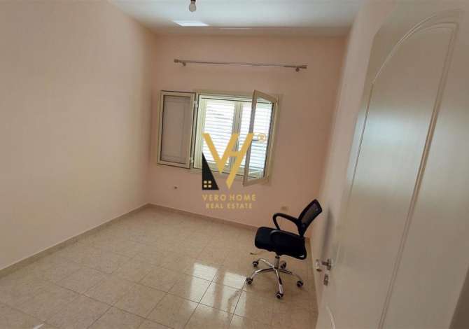 Shtepi ne shitje Shtepi Private ne Tirane, 3+1, Mobilimi E mobiluar, Pagesa 350,000  Euro.