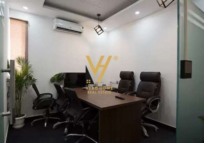 Ambiente Commerciale in Affitto 3+1 a Tirana - 1,500 Euro