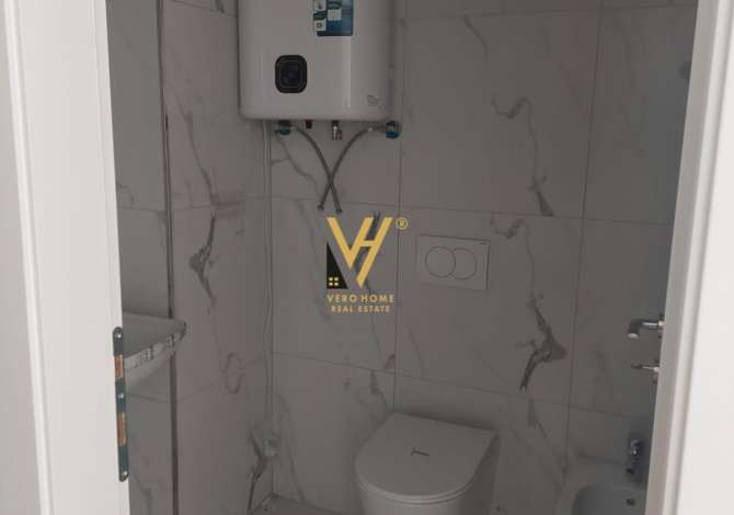 JEPET ZYRE 143 M2 ME QERA TE LAKEVIEW , LIQENI ARTIFICIAL 1.600 EURO