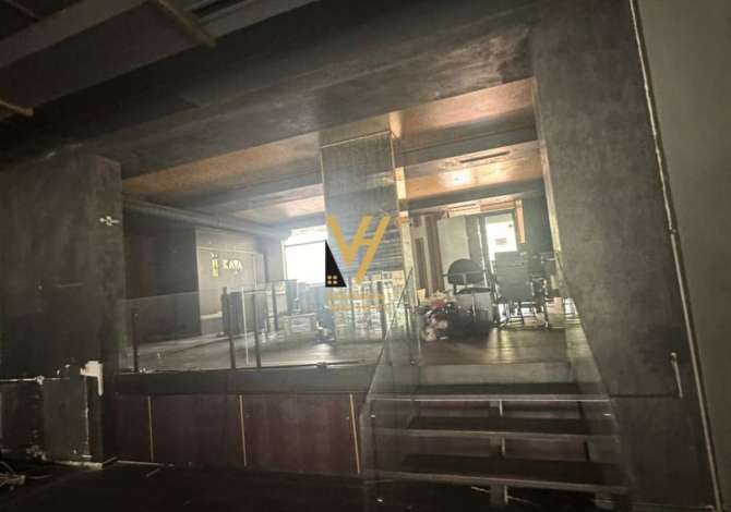 Ambient biznesi me qera 2+1 ne Tirane - 4,400 Euro