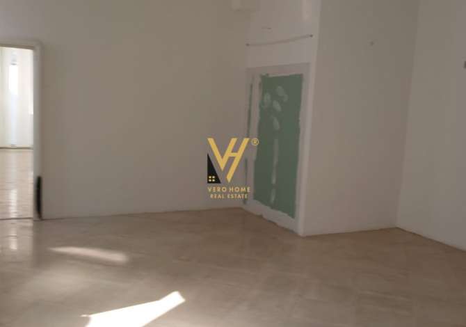 JEPET DYQAN 118 M2 ME QERA TE RRUGA MEHMET BOCAJ 1.000 EURO